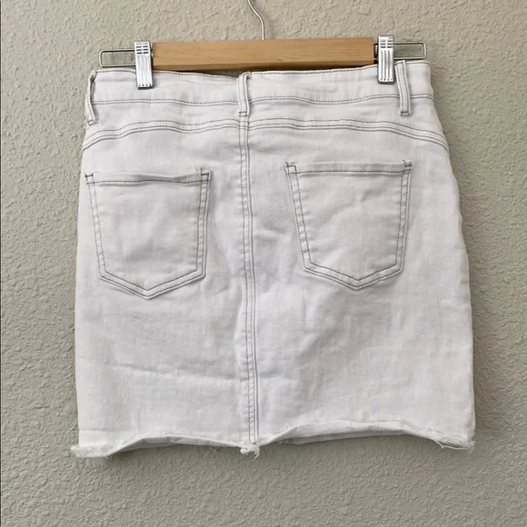 SHEIN White Mini Skirt - Picture 2 of 6